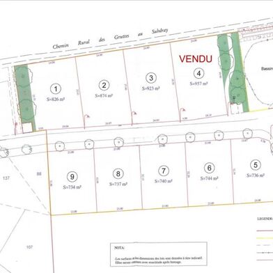 Terrain 826 m²