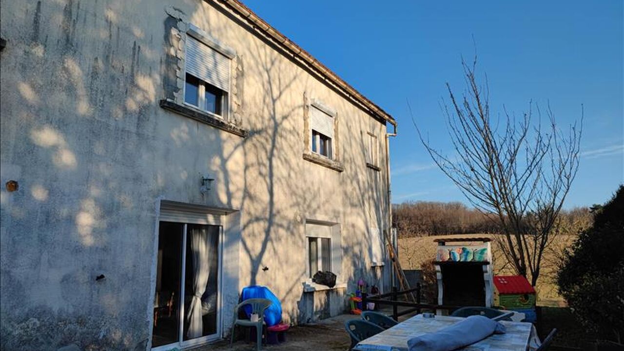 maison 10 pièces 229 m2 à vendre à Montmoreau (16190)