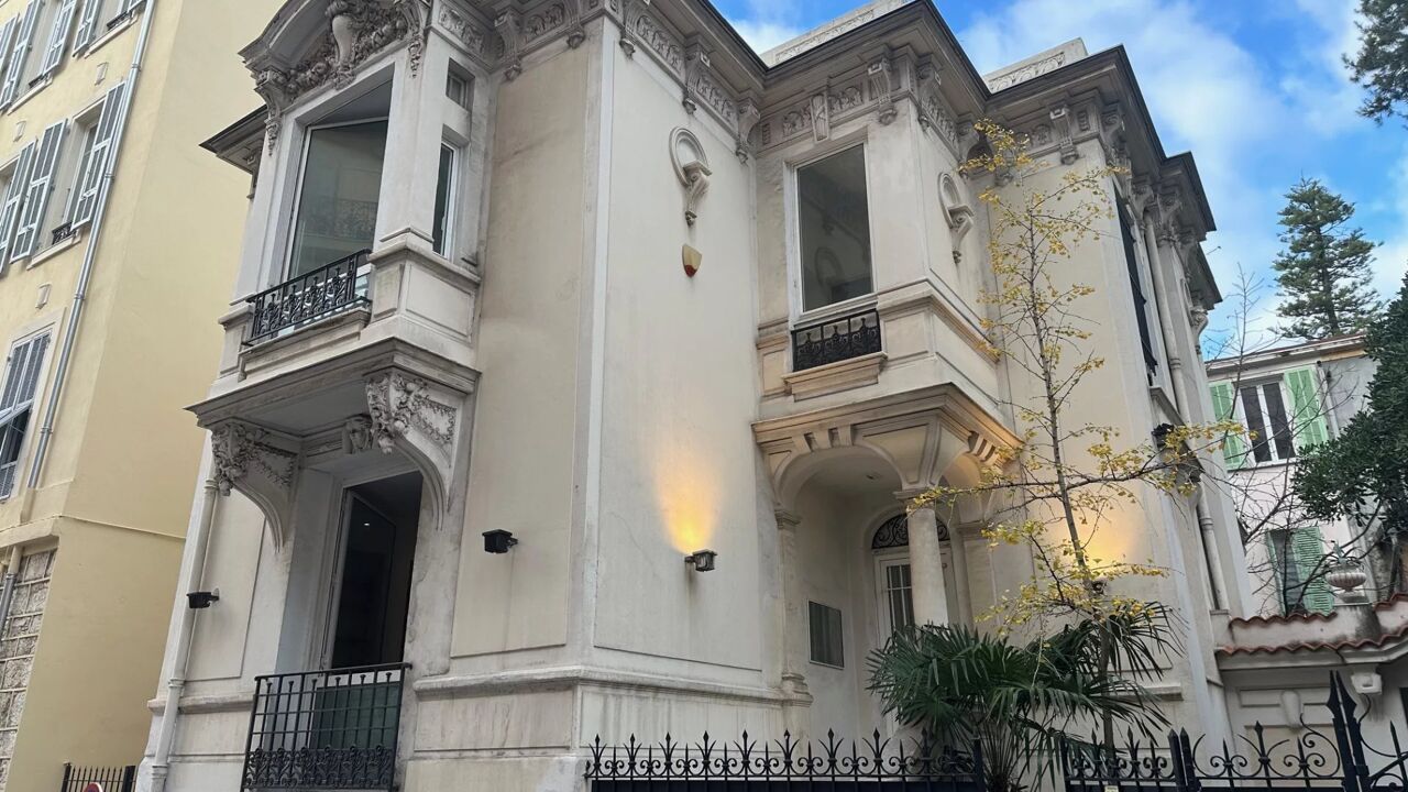 maison 6 pièces 210 m2 à vendre à Nice (06000)