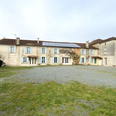 Maison 24 pièces 725 m²