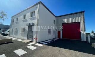 Commerce  686 m² à louer à Chassieu (69680)