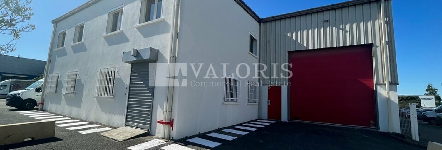 Commerce  686 m² à louer à Chassieu (69680)