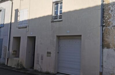 vente immeuble 118 800 € à proximité de Saint-Hilaire-de-Villefranche (17770)