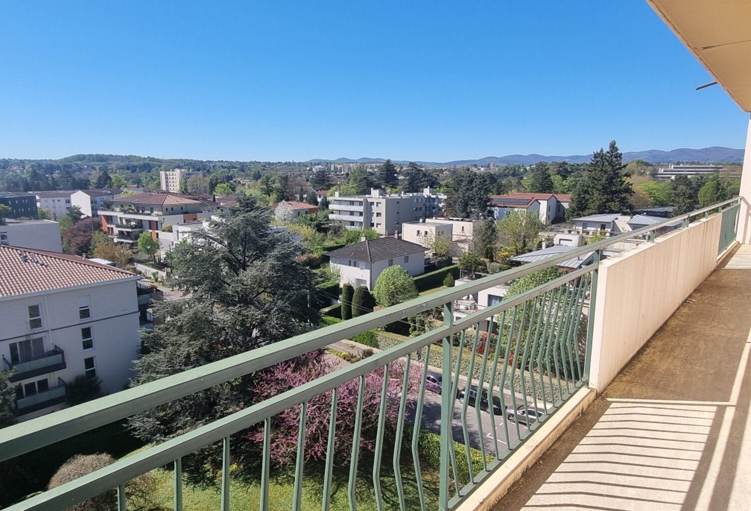 VENTE TASSIN LA DEMI LUNE 69160 - APPARTEMENT T6 153M2 AVEC BALCONS EN DERNIER ETAGE A RENOVER SECTEUR RESIDE — photo 1