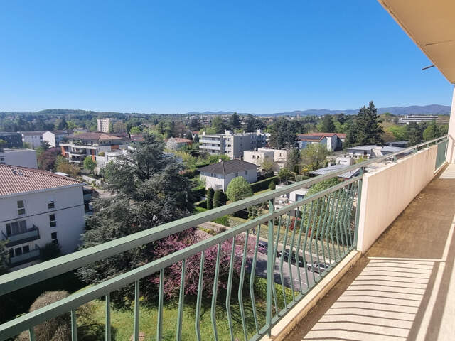 VENTE TASSIN LA DEMI LUNE 69160 - APPARTEMENT T6 153M2 AVEC BALCONS EN DERNIER ETAGE A RENOVER SECTEUR RESIDE — photo du bien