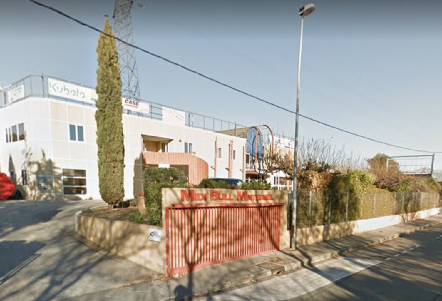 Local Professionnel 183m2 Aubagne/ Penne Sur Huveaune — photo 1
