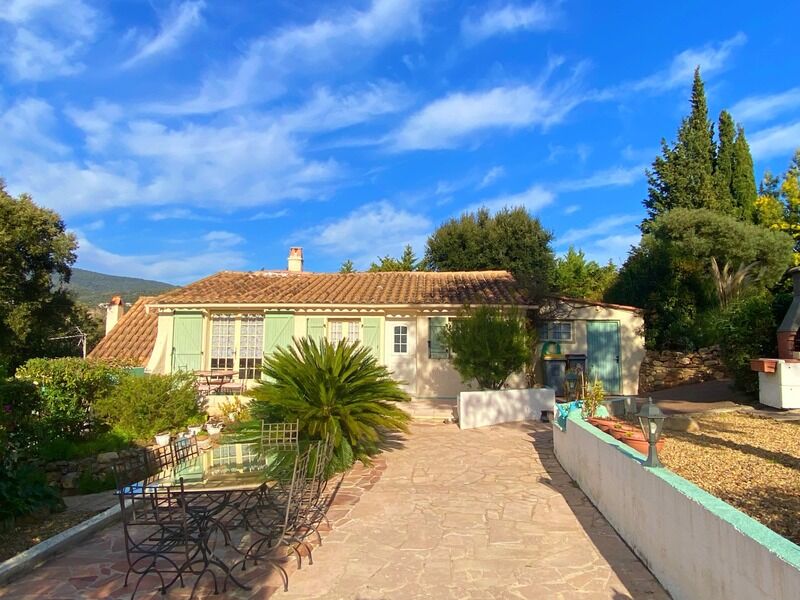 Villa / Maison 6 pièces  à vendre Cavalaire-sur-Mer 83240