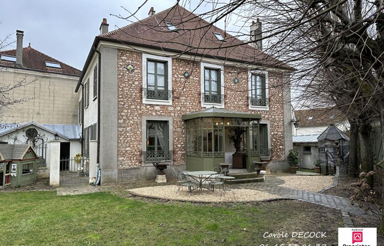 maison 11 pièces 335 m2 à vendre à Brie-Comte-Robert (77170)
