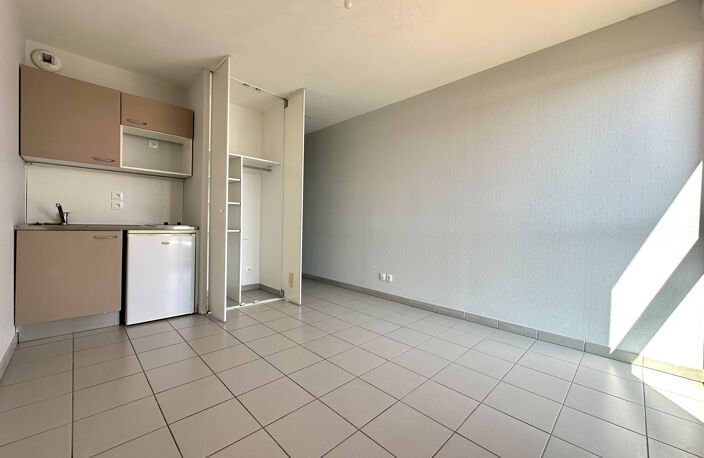 Studio avec garage dans un immeuble de 2017. — photo 2