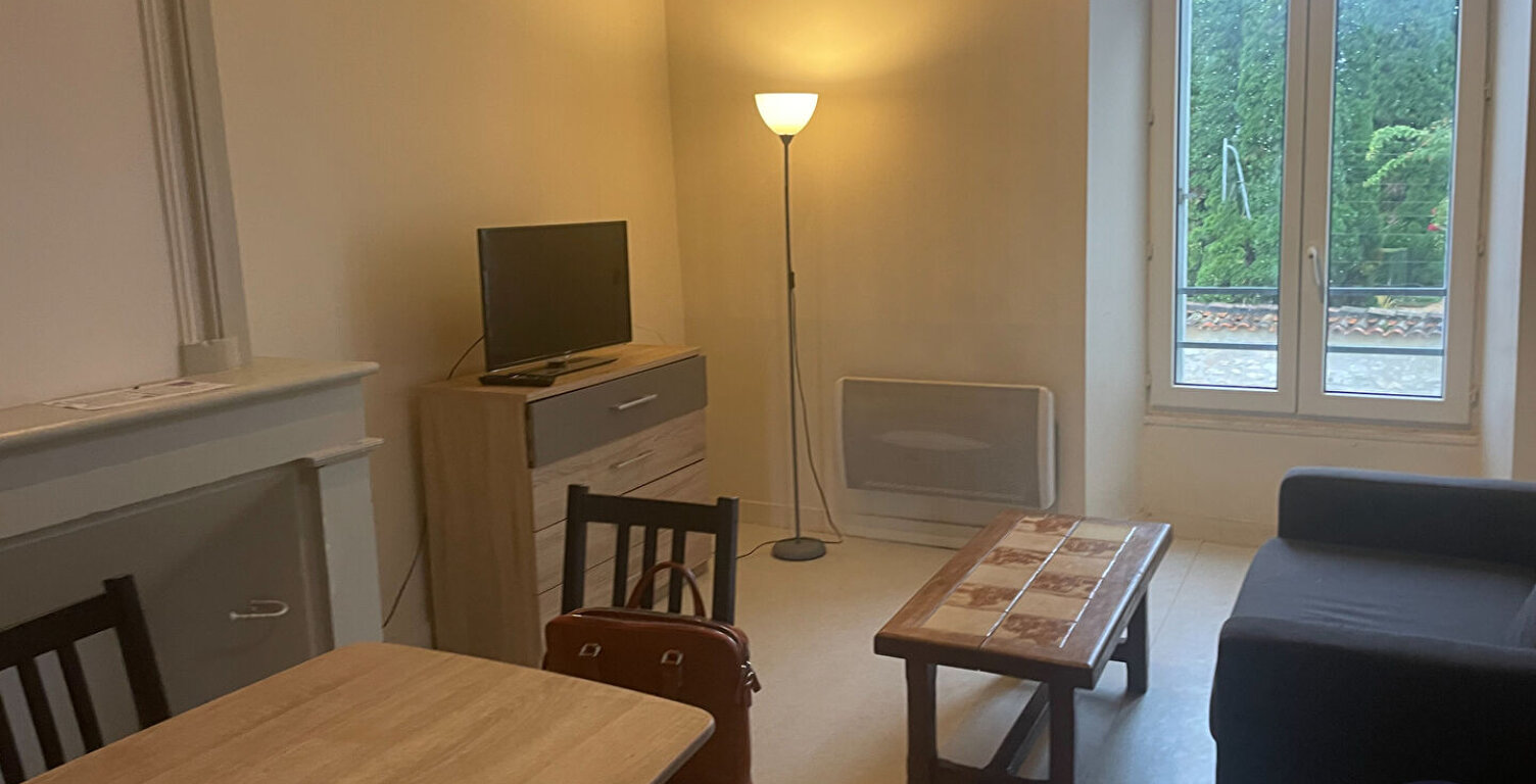 Appartement  duplex Saintes 4 pièce(s) 82.04 m2 — photo 1