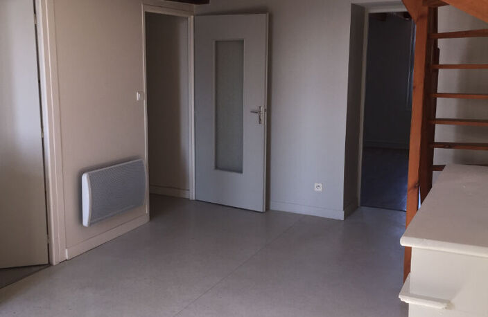 Appartement  duplex Saintes 4 pièce(s) 82.04 m2 — photo 3