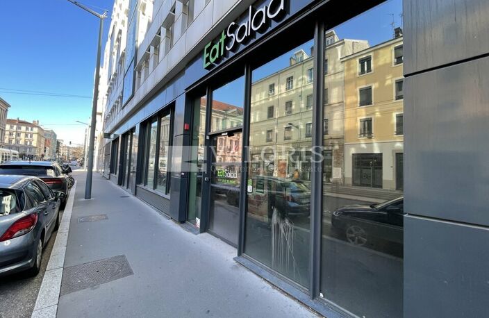 LOCAL COMMERCIAL à LOUER — photo 2