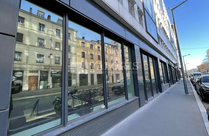 LOCAL COMMERCIAL à LOUER — photo 3