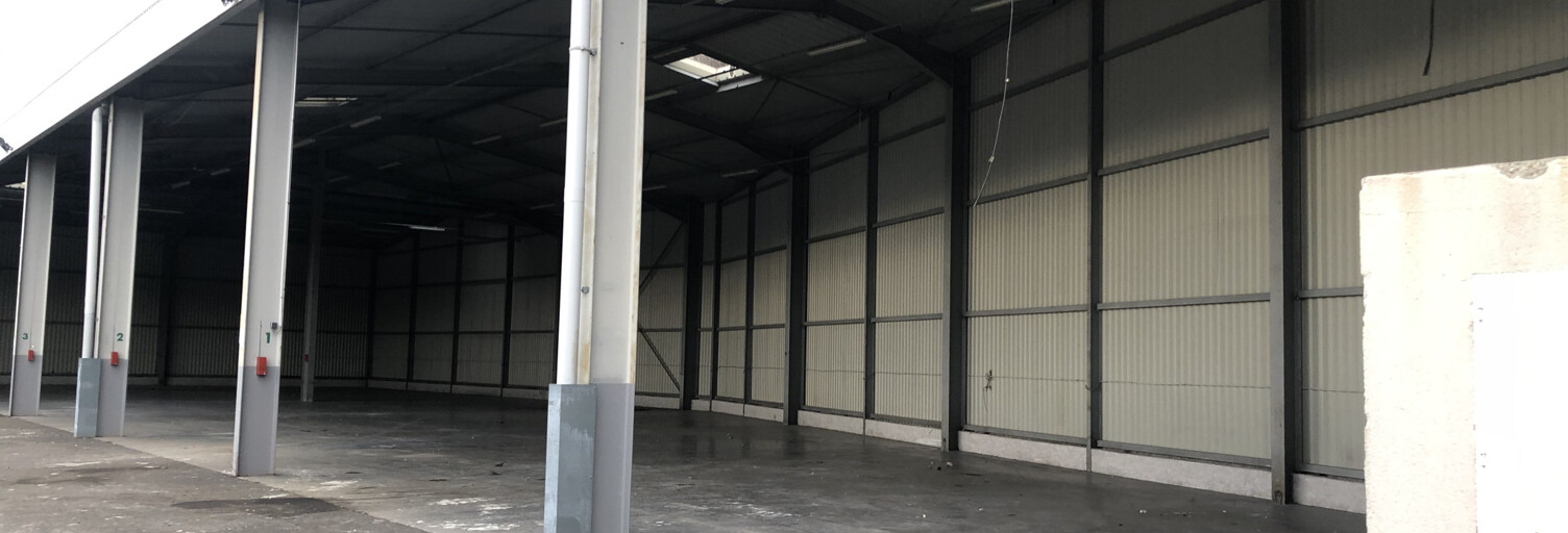 Commerce  1757 m² à louer à Saint-Étienne (42100)