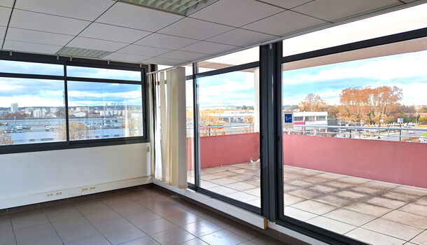 Bureau 8 pièces  à vendre Nîmes 30000