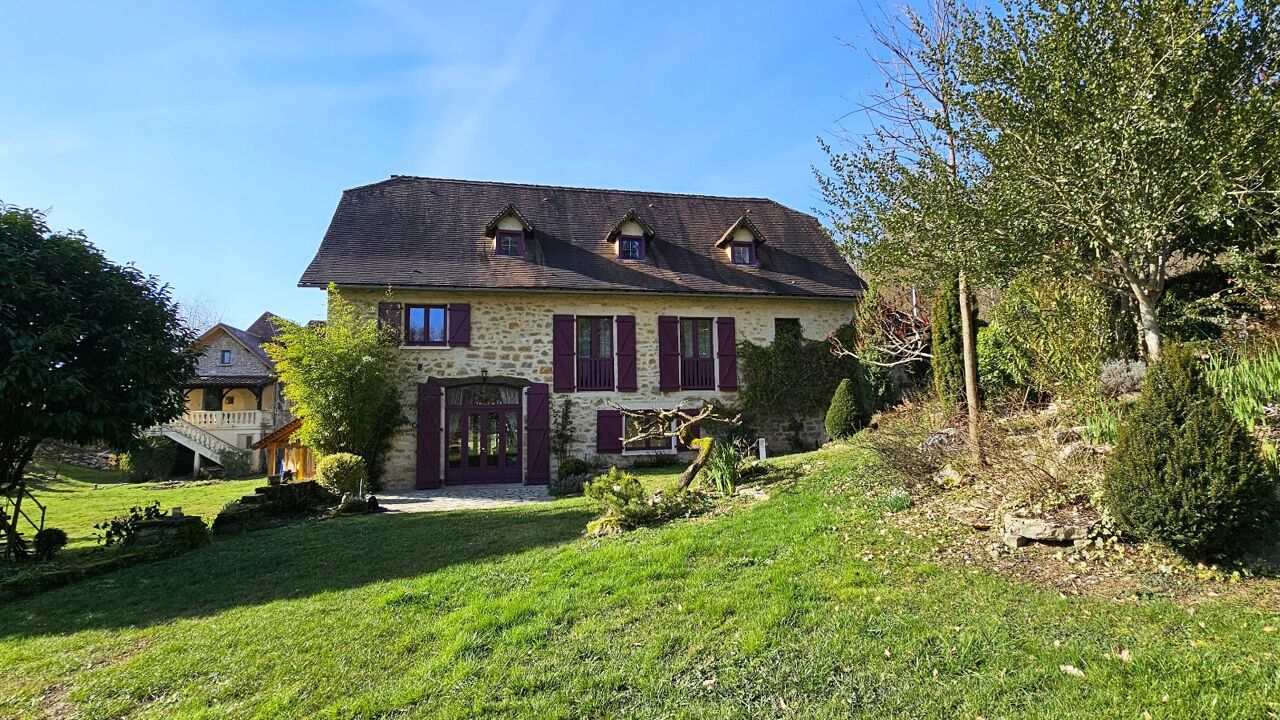 maison 10 pièces 260 m2 à vendre à Saint-Pierre-Toirac (46160)