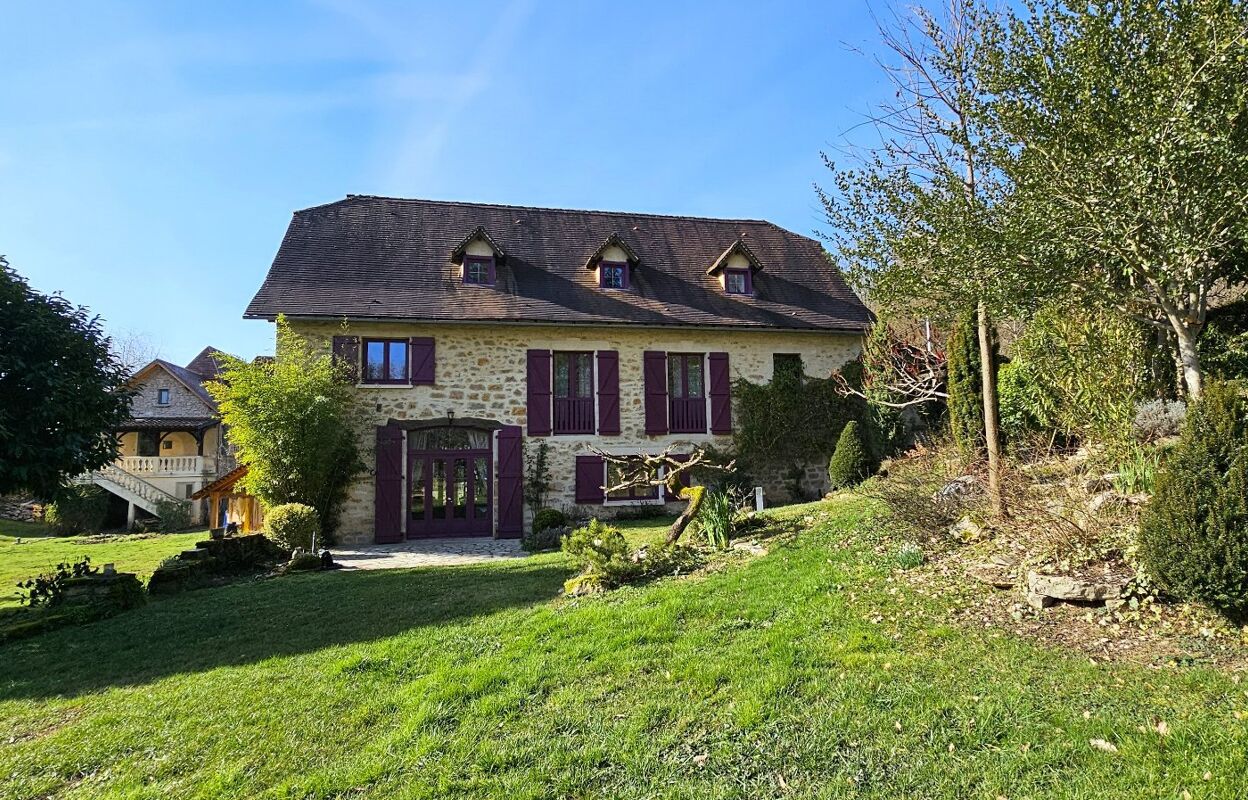 maison 10 pièces 260 m2 à vendre à Saint-Pierre-Toirac (46160)