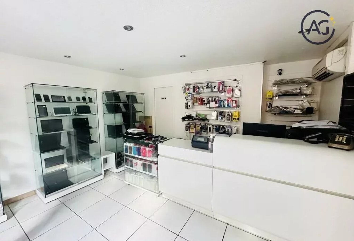 Local Commercial/Professionnel - Guilhemery — photo 1