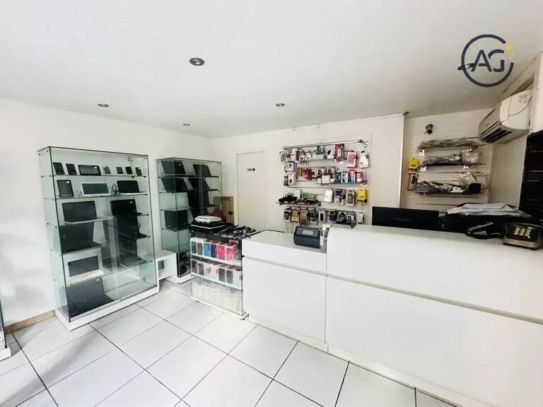 Local Commercial/Professionnel - Guilhemery — photo 1