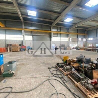 Local industriel 800 m²