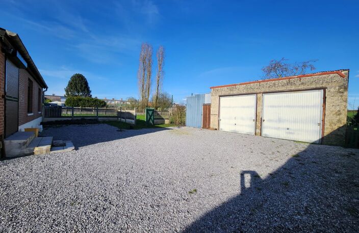 Plain pied individuel avec 2 garages — photo 3