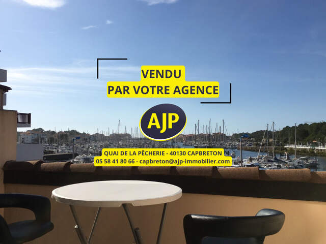 CAPBRETON PROCHE HOSSEGOR - STUDIO VUE PORT EN PARFAIT ETAT AVEC CELLIER — photo du bien