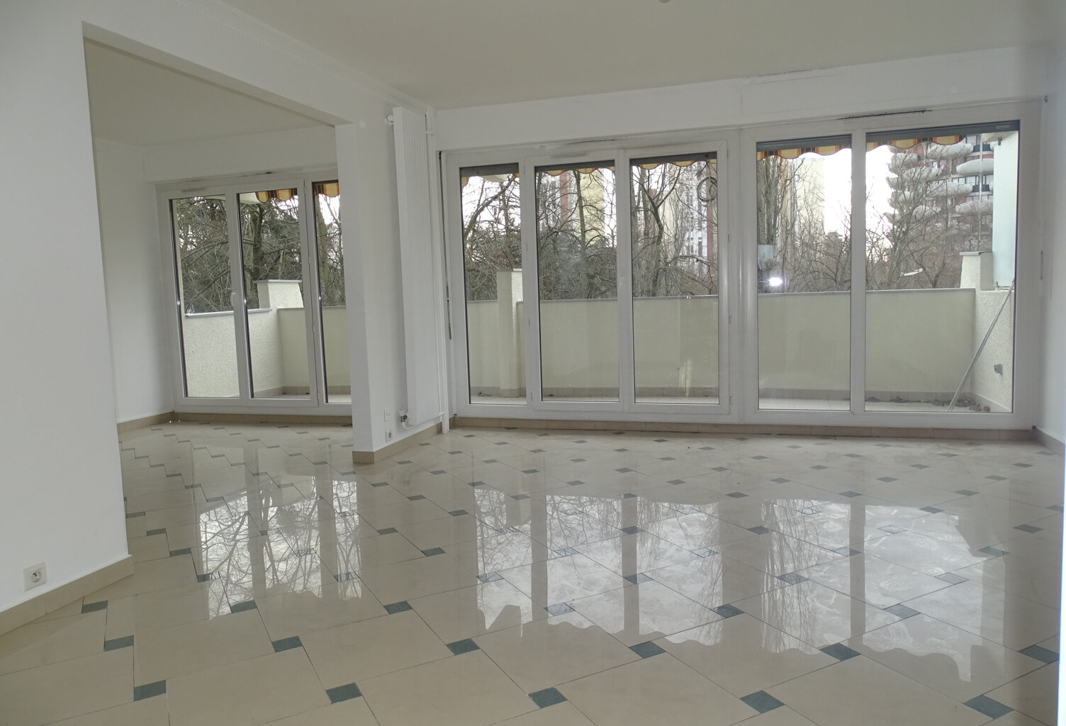 Appartement 6 Pièces très lumineux en très bon état à moins — photo 1