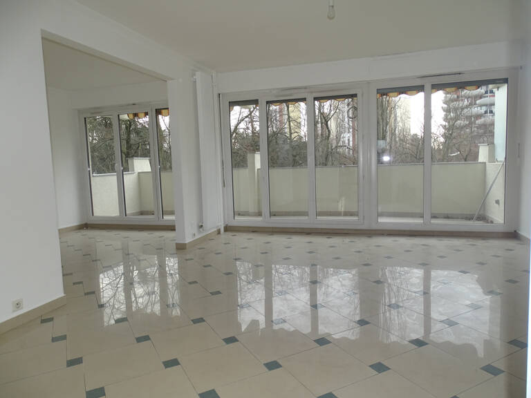 Appartement 6 Pièces très lumineux en très bon état à moins — photo 1