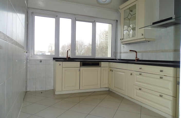 Appartement 6 Pièces très lumineux en très bon état à moins — photo 2