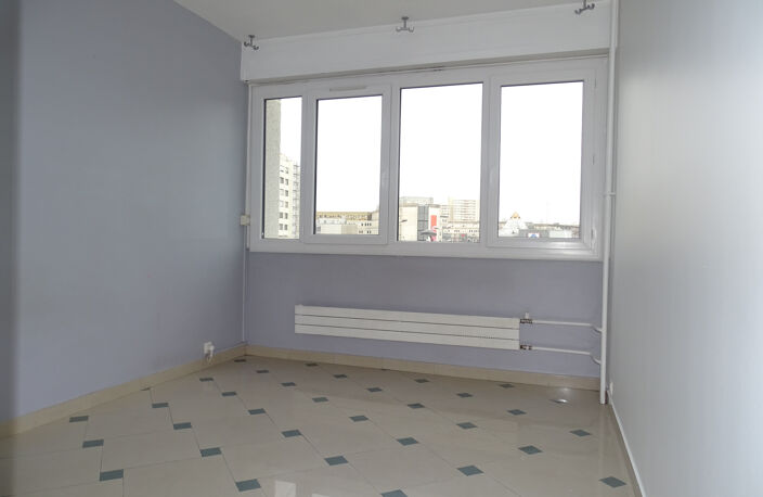 Appartement 6 Pièces très lumineux en très bon état à moins — photo 3