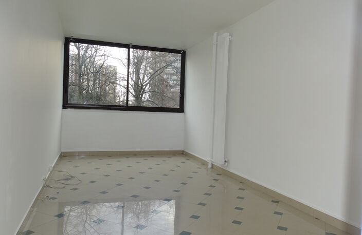 Appartement 6 Pièces très lumineux en très bon état à moins — photo 4
