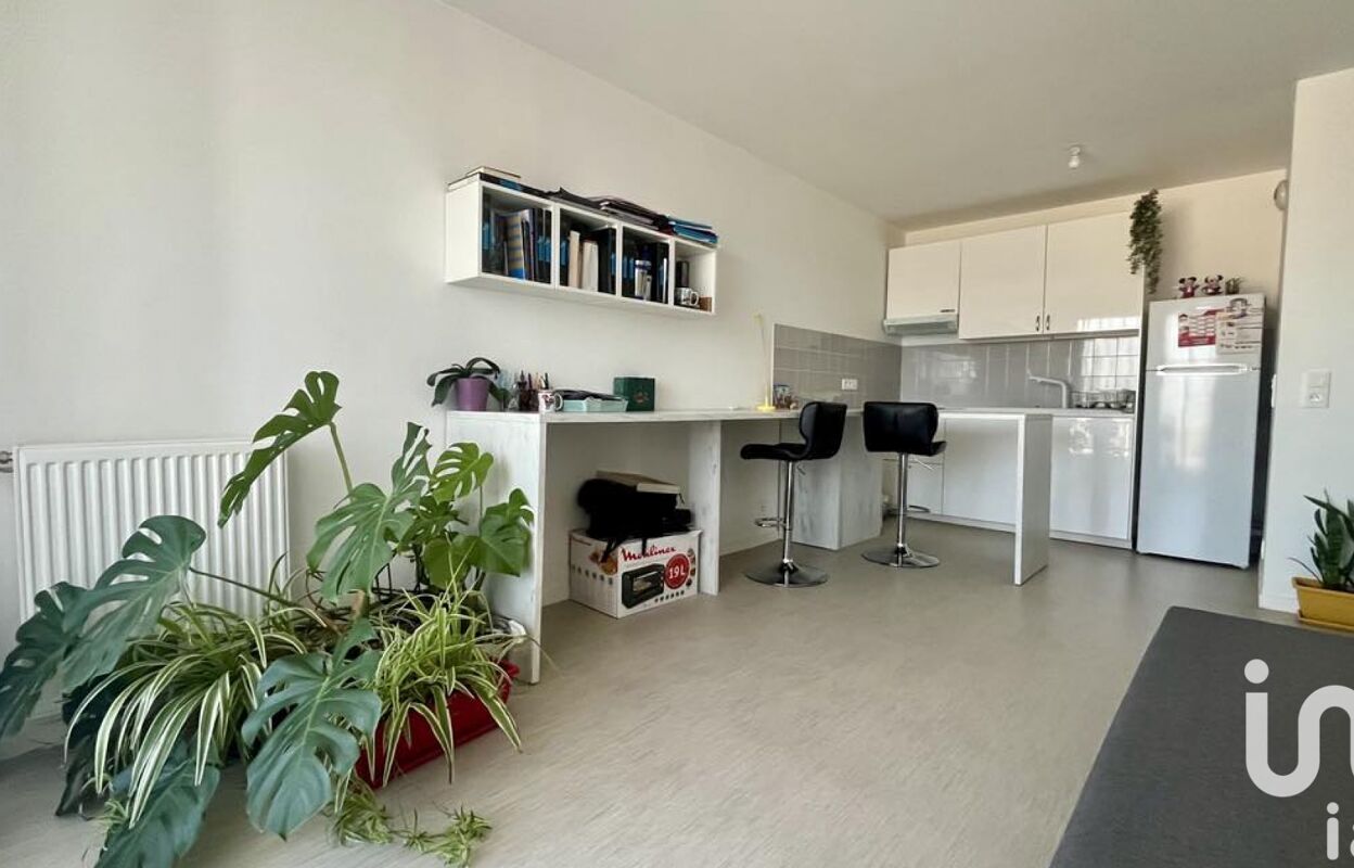 appartement 2 pièces 37 m2 à vendre à Évry (91000)