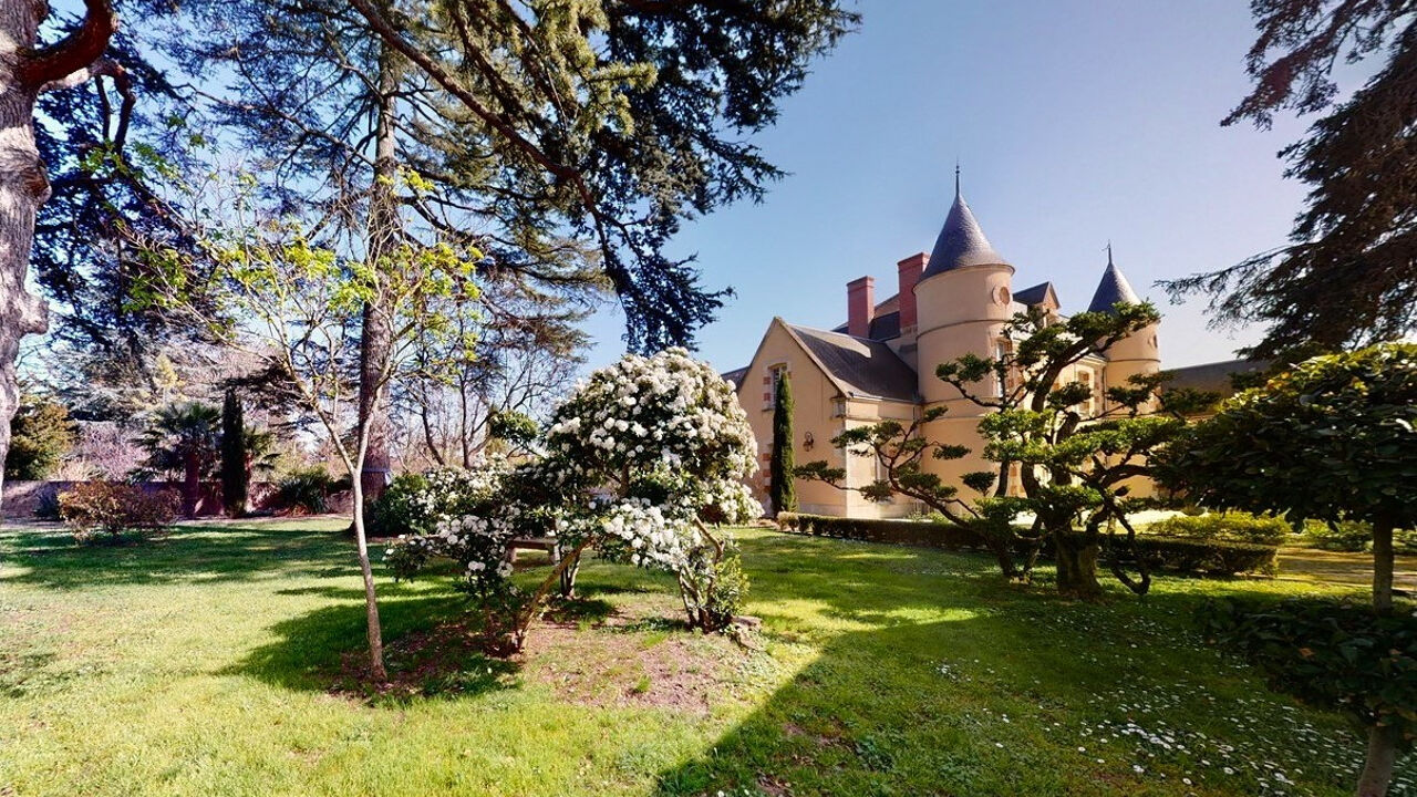 maison 10 pièces 474 m2 à vendre à Saint-Georges-Lès-Baillargeaux (86130)