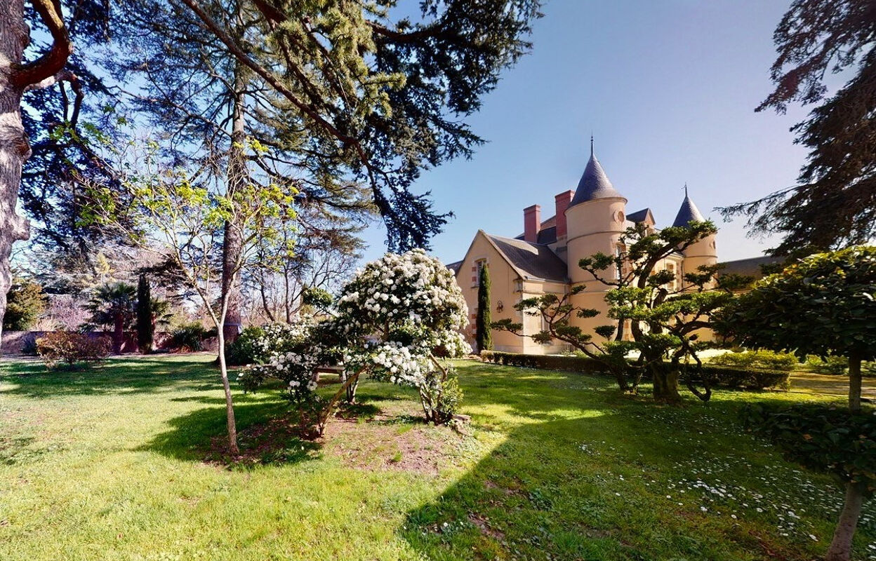 maison 10 pièces 474 m2 à vendre à Saint-Georges-Lès-Baillargeaux (86130)