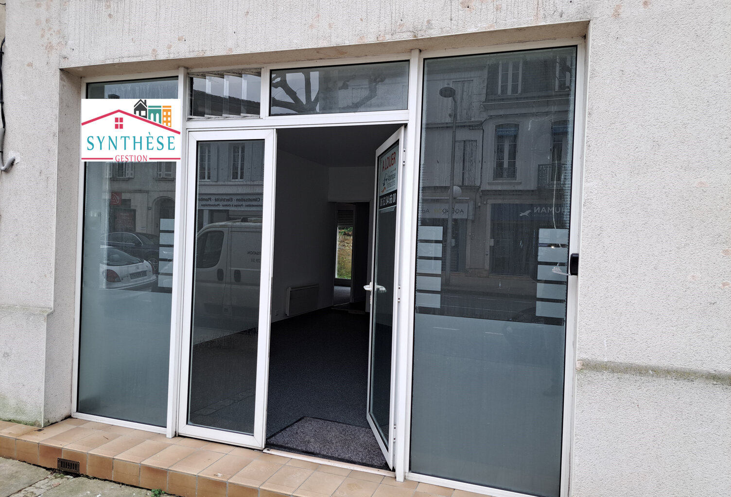 LOCAL PROFESSIONNEL — photo 1