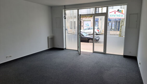 Local commercial 3 pièces  à louer Saintes 17100