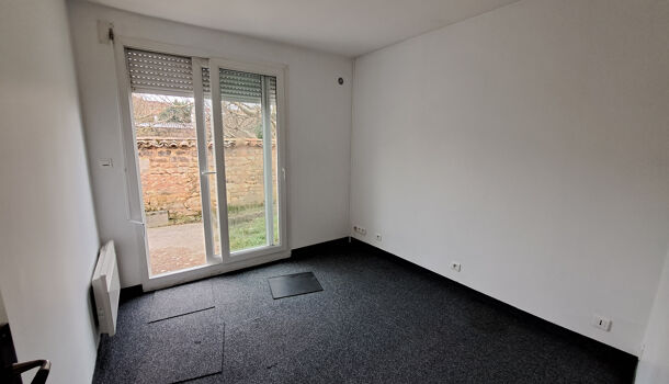 Local commercial 3 pièces  à louer Saintes 17100