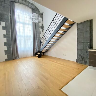 Appartement 4 pièces 885 €