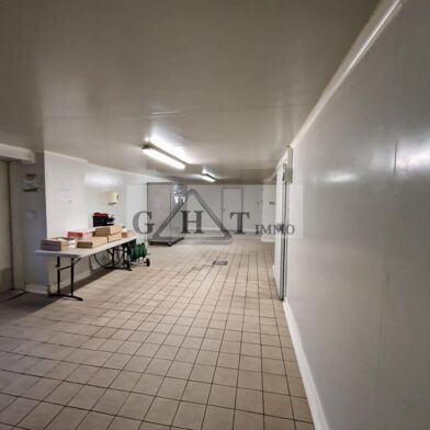 Local industriel  16900 €