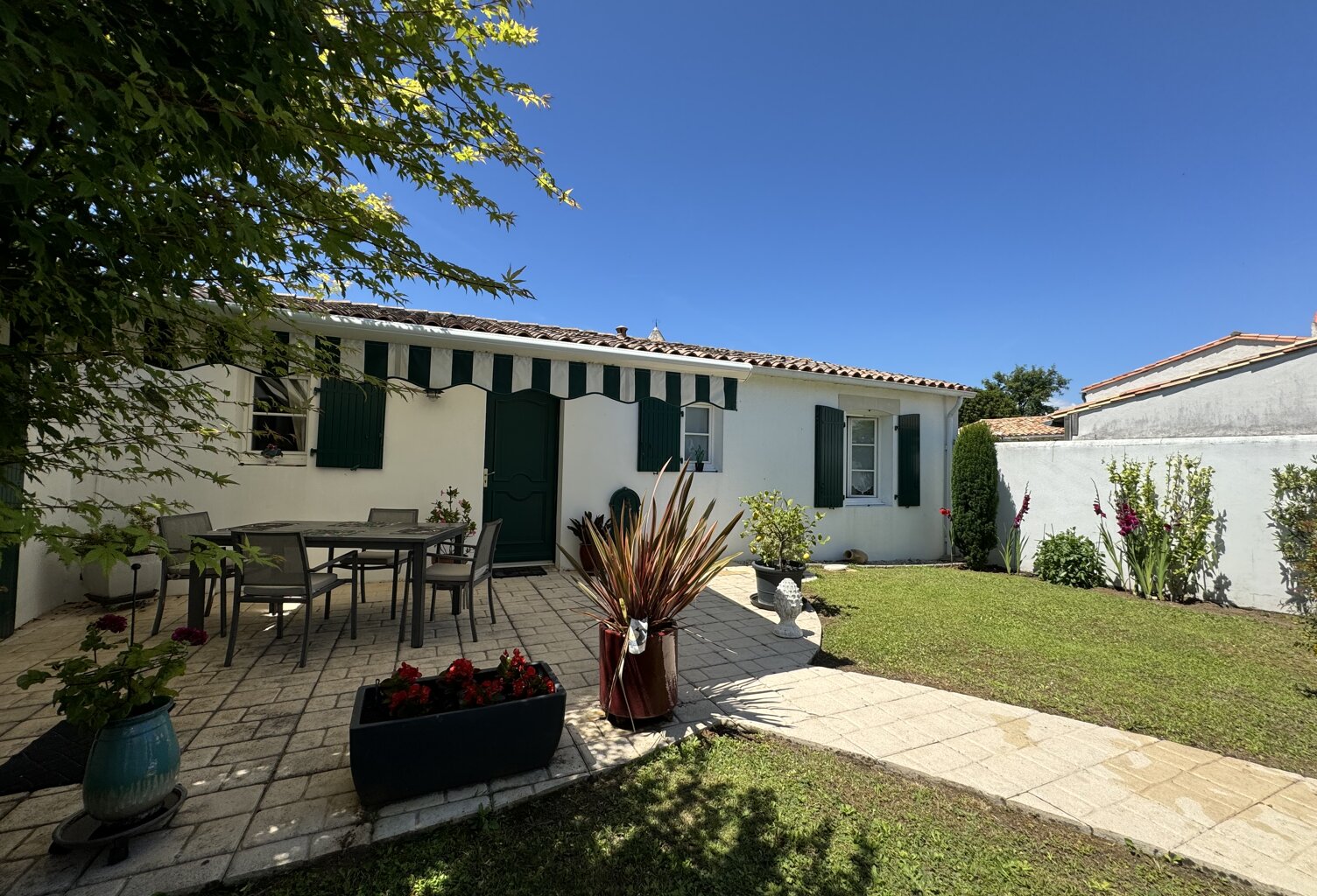 Vente maison   Loix (17111) — photo 1