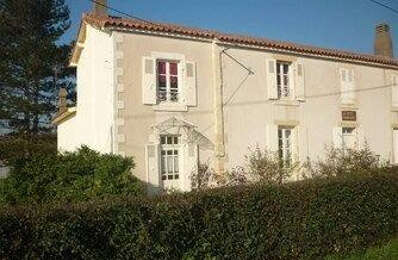 vente maison 189 900 € à proximité de La Châtaigneraie (85120)