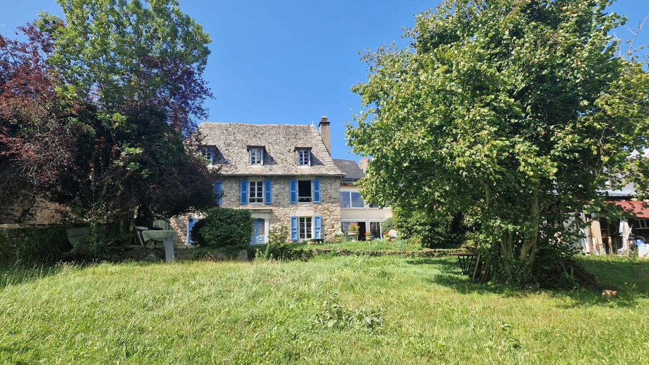 maison 12 pièces 352 m2 à vendre à Saint-Mamet-la-Salvetat (15220)