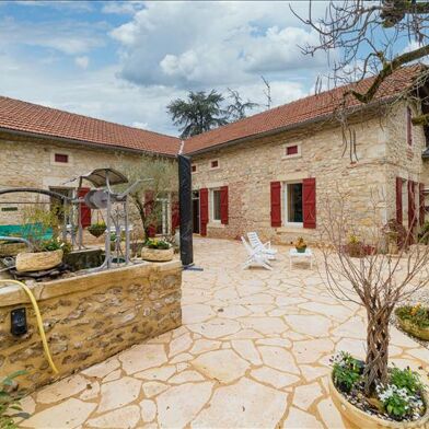 Maison 8 pièces 449400 €