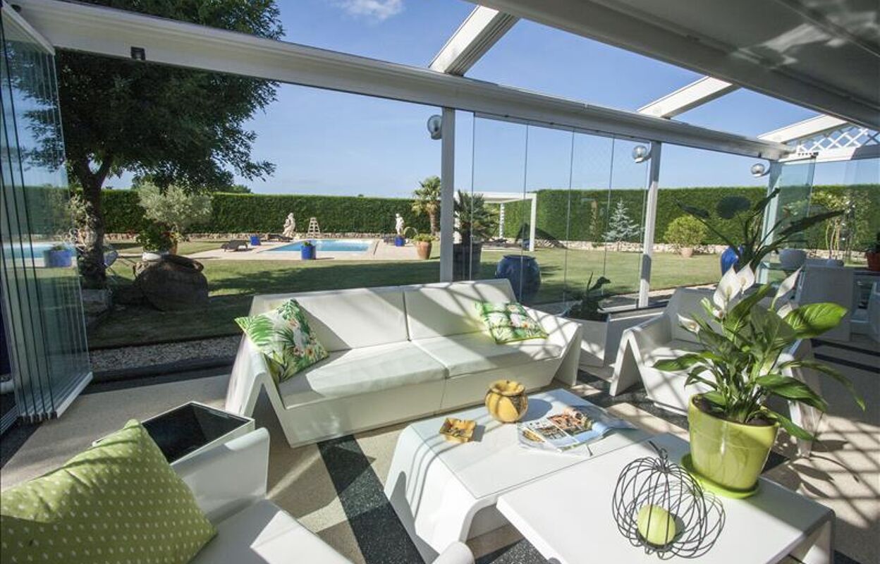 maison 10 pièces 738 m2 à vendre à Castres (81100)