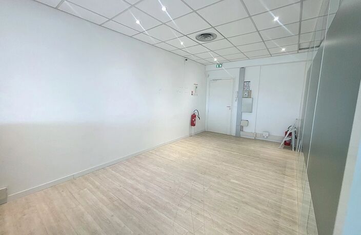 Bureaux à louer — photo 3