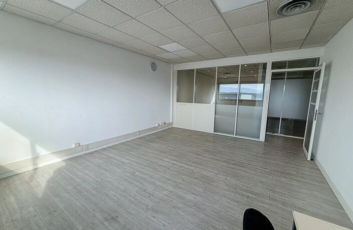 Bureaux à louer — photo 5