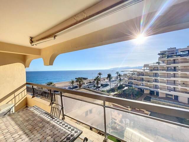 Appartement À Vendre T2 FREJUS PLAGE — photo du bien
