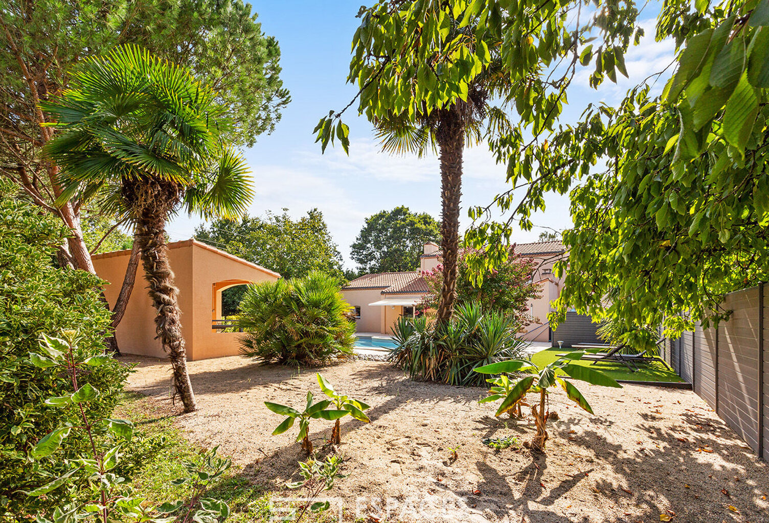 La conviviale : Grande maison familiale au cadre verdoyant — photo 1
