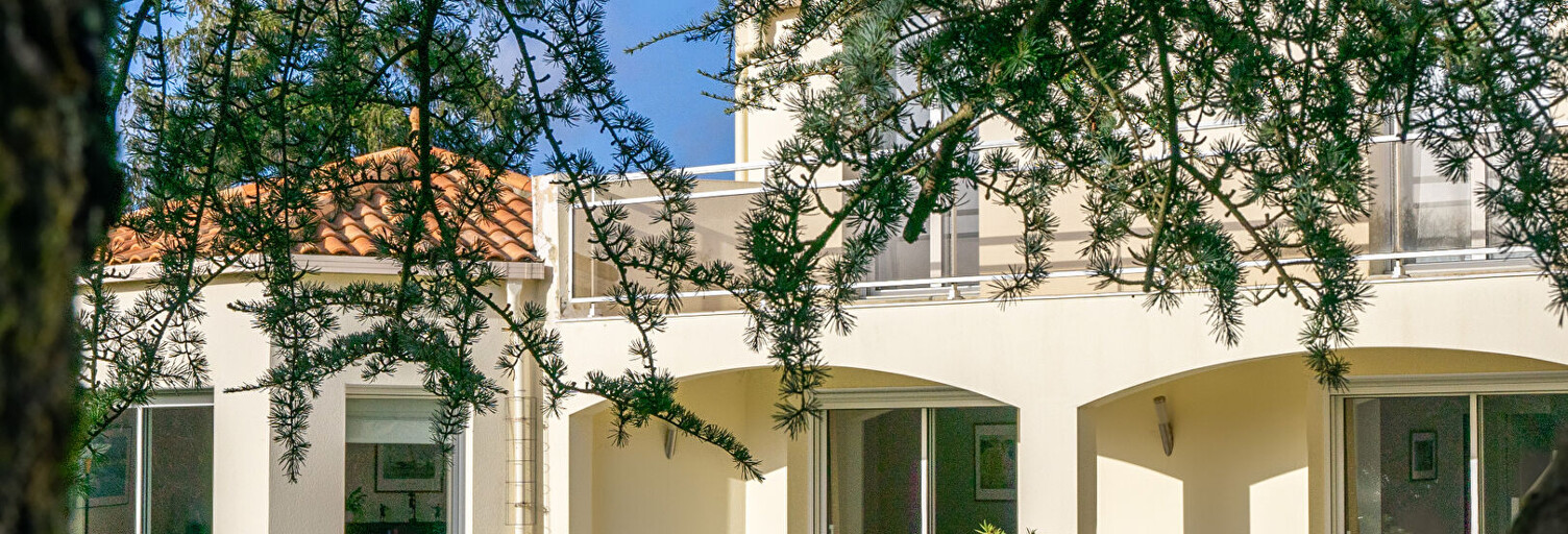 Maison 9 Pièces 236 m² à vendre à Le Cellier (44850)