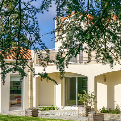 Maison 9 pièces 689700 €